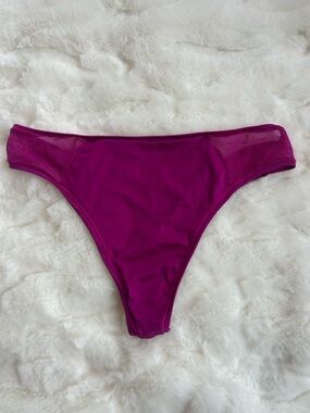 2013 Vintage Victoria's Secret Secodn Skin Satin Thong Panty M